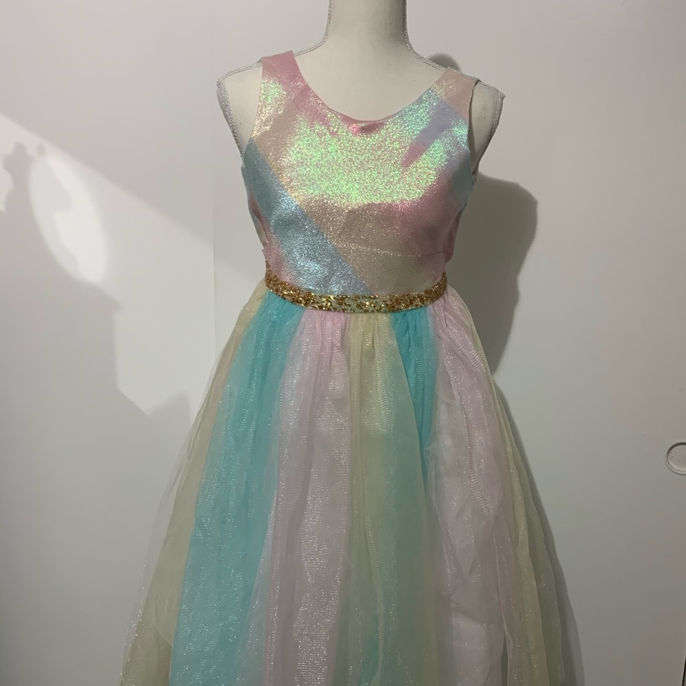 Girls size 14 ( my daughter never wore it )